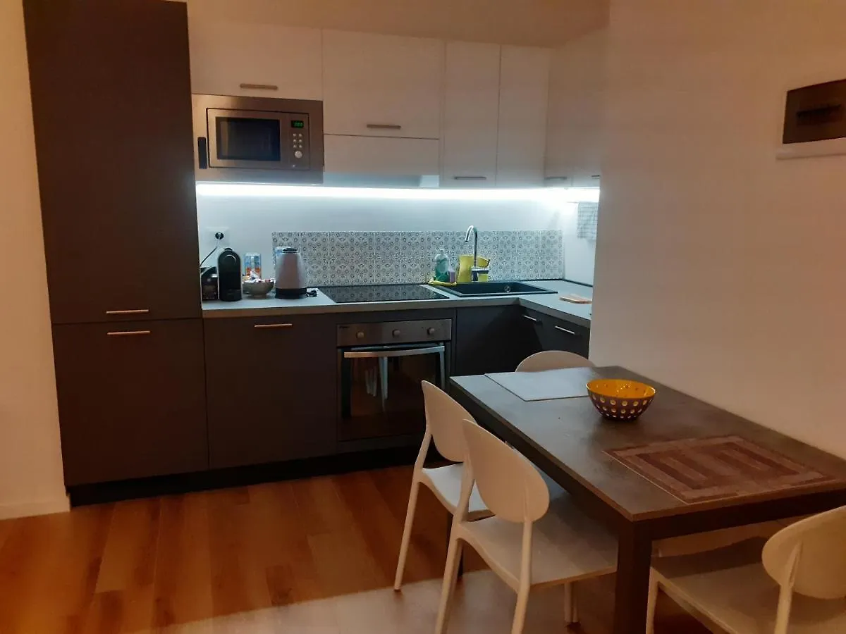 Apartamento Bilocale 7 Piano Balcone Vista Skyline Milán 0*,  Italia