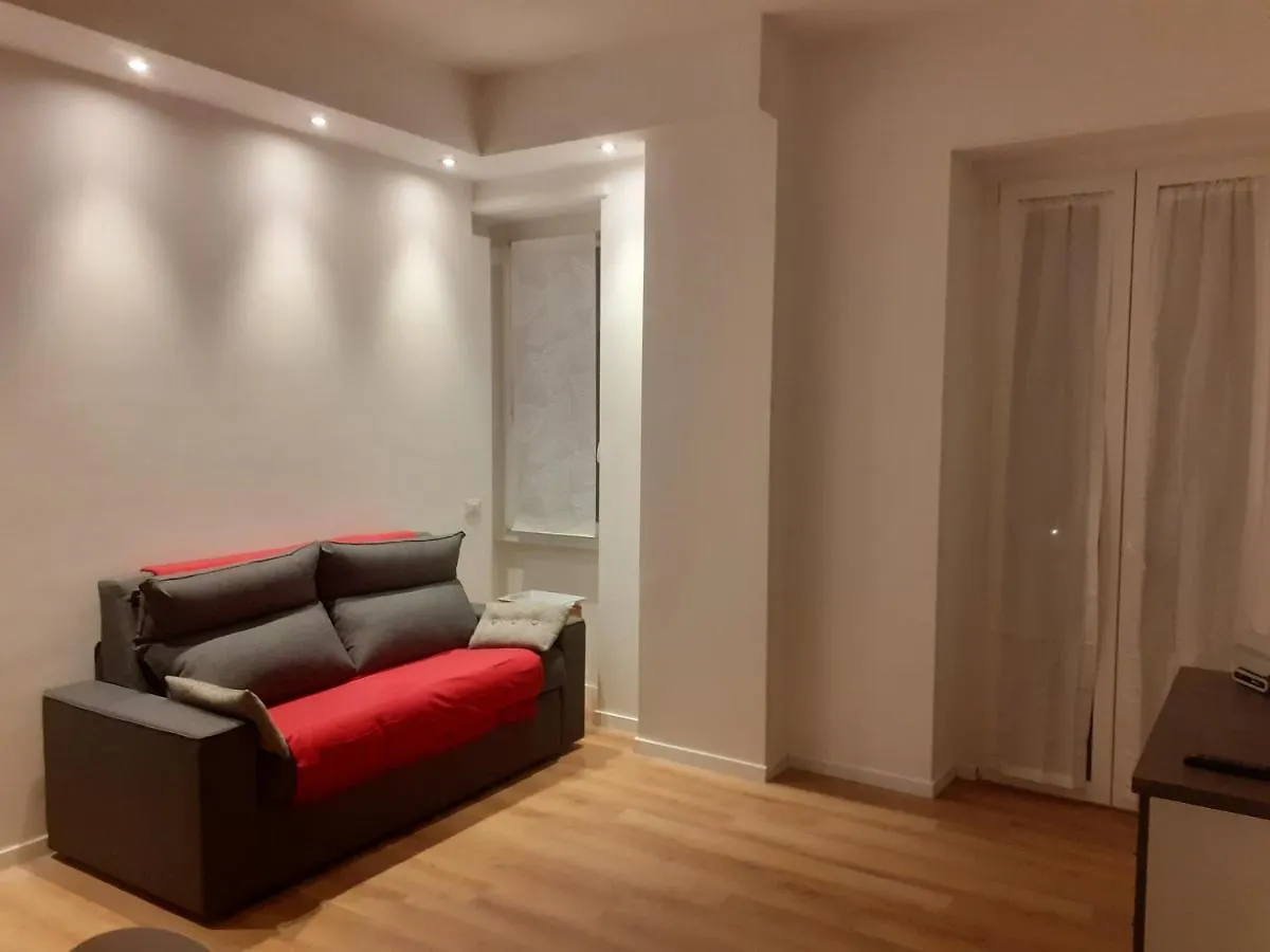 Appartamento Bilocale 7 piano balcone vista skyline Milano