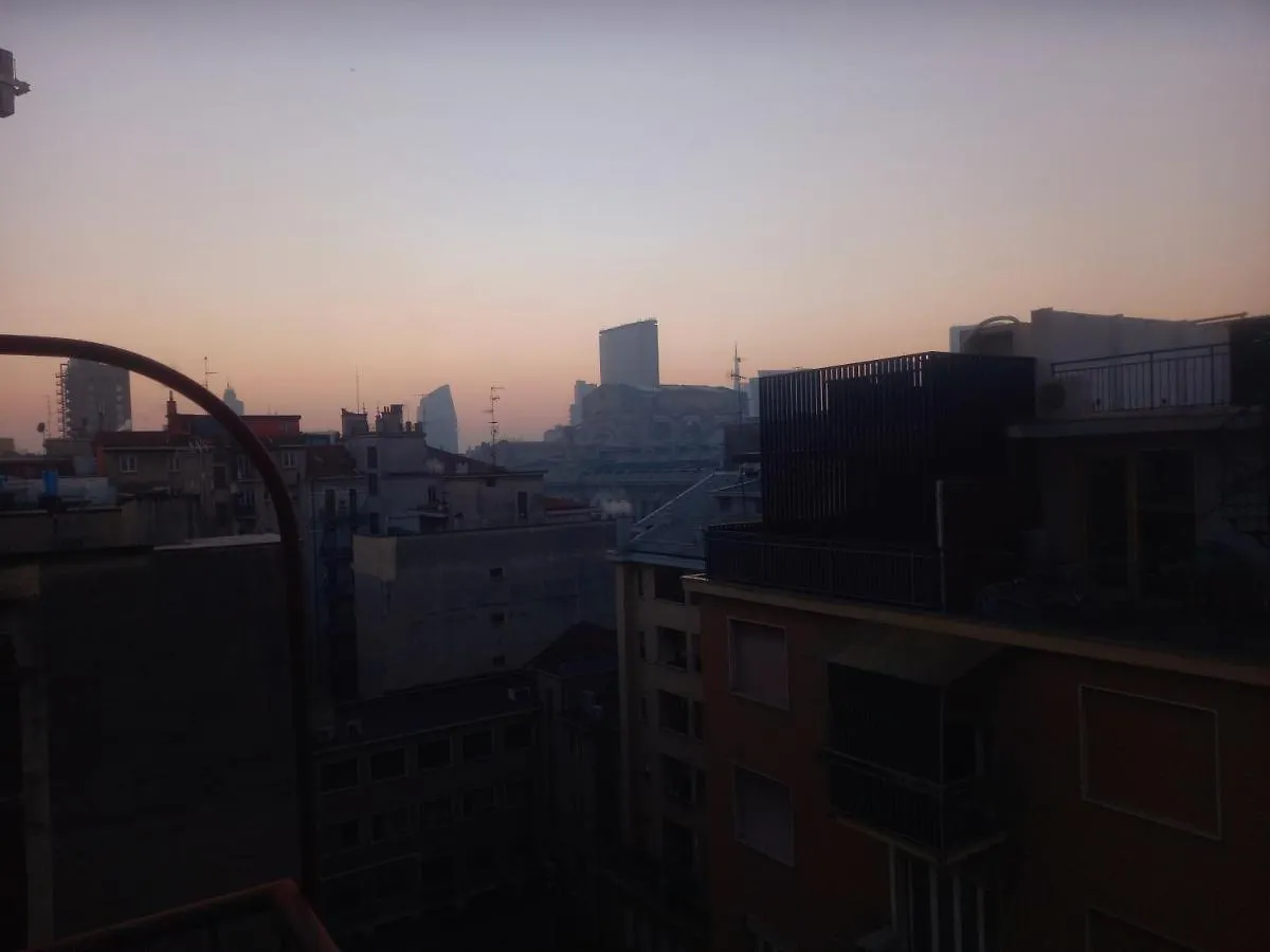 Apartamento Bilocale 7 Piano Balcone Vista Skyline Milán